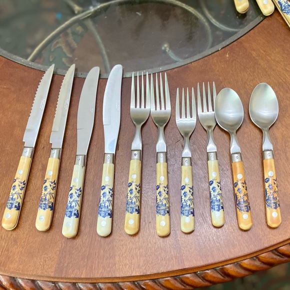 Vintage 10pc Mardi-Gras Blue Willow Flatware with Bone Handle-Service for 2